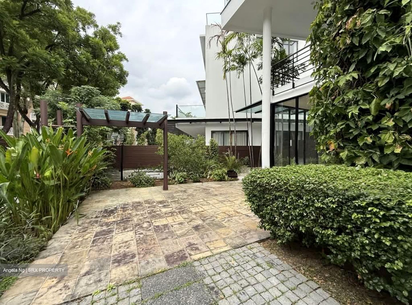 Duchess Avenue (D10), Semi-Detached #586155101